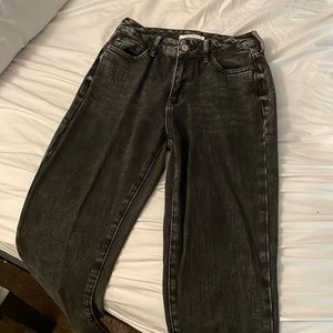 Pacsun- Distressed Size 25 Mom Jeans